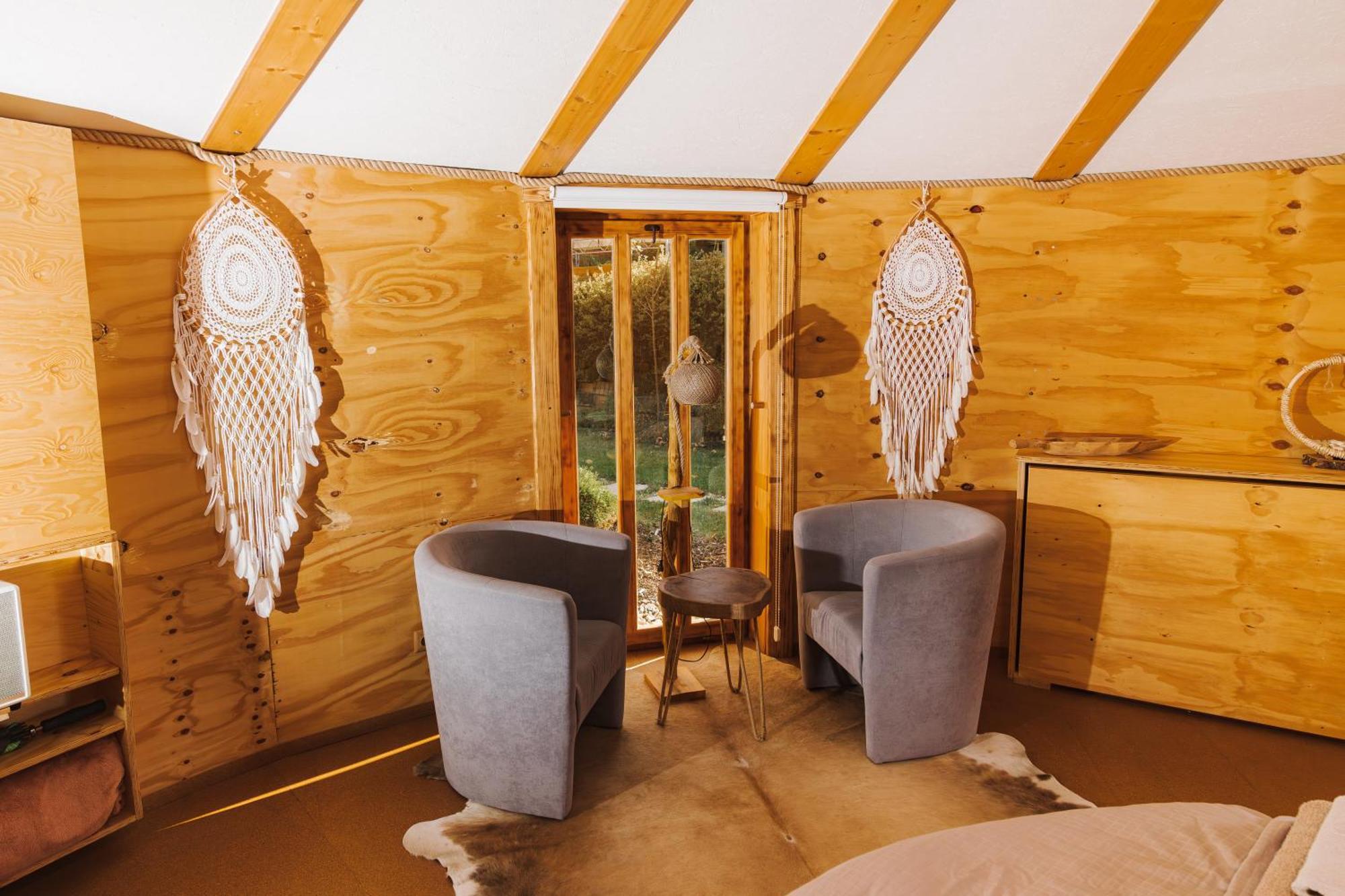 Glamp V Hluboké - Yurts&Wooden Houses Vsetín Esterno foto