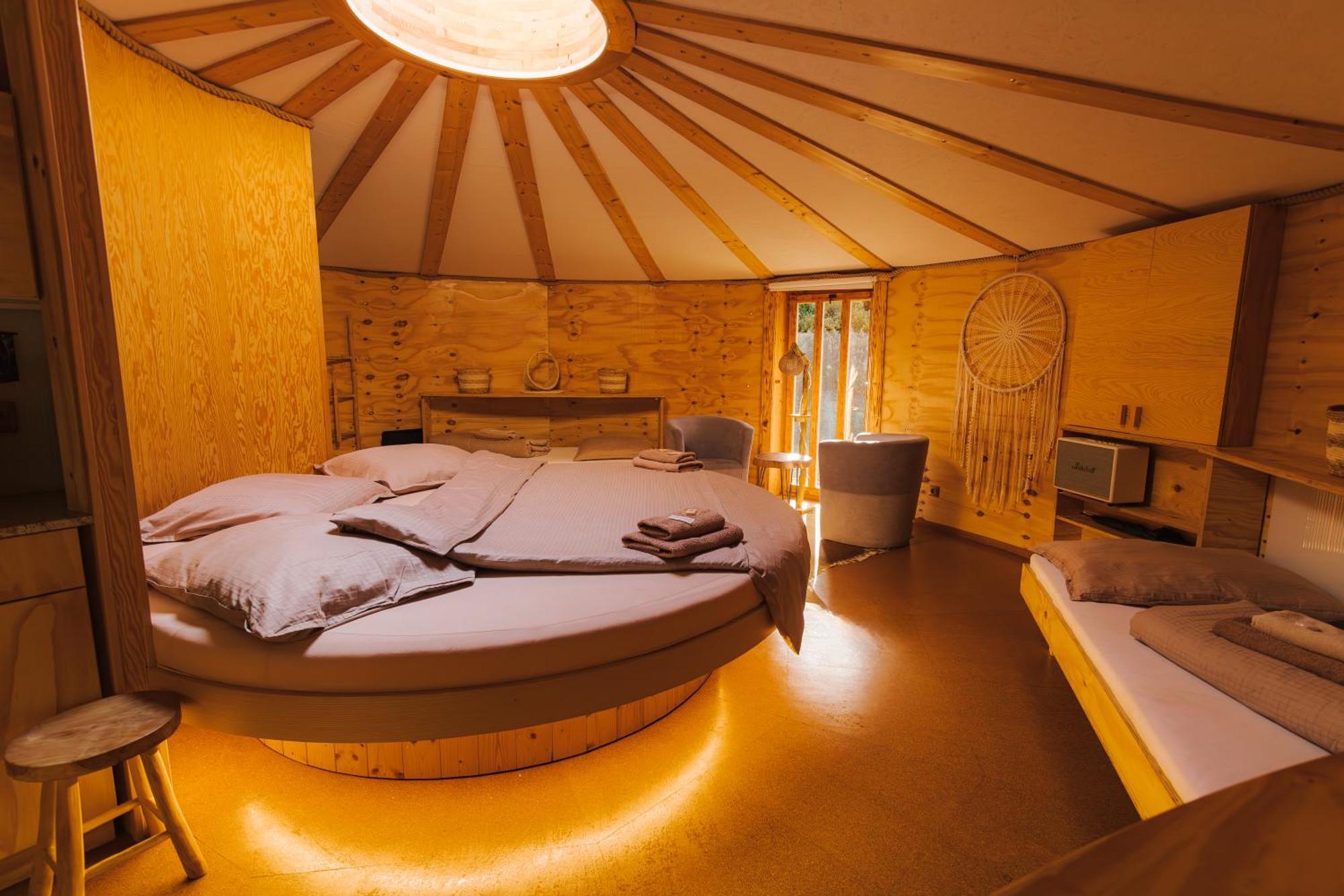Glamp V Hluboké - Yurts&Wooden Houses Vsetín Esterno foto